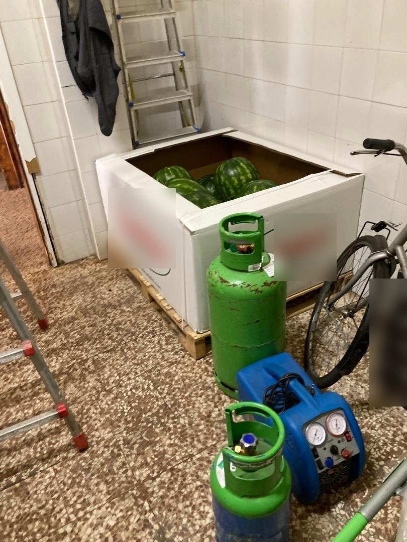 Refrigerant cylinders, the recovery machine and my bike